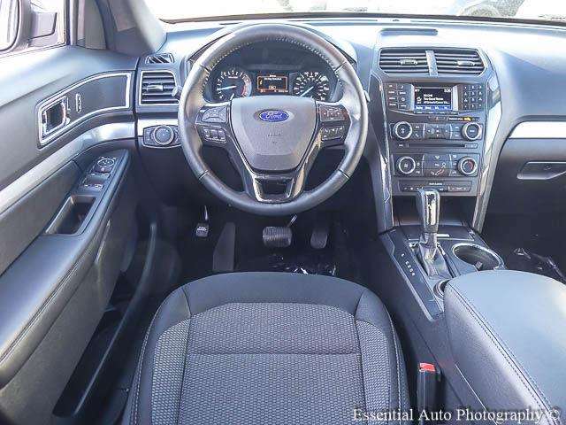 Ford Explorer 2017 photo 11